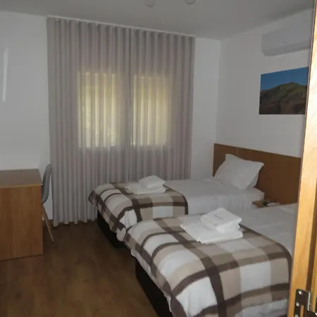 Manecas House Creative Guest house Reriz
