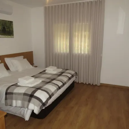 Manecas House Creative Reriz